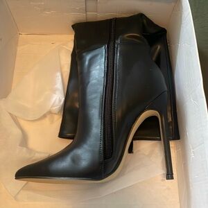 New SHEIN high heel boots size 5 with box